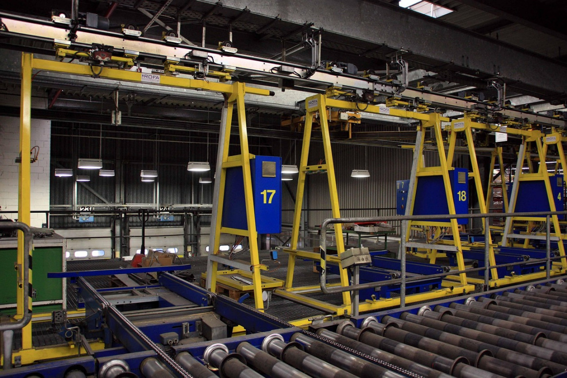 manufacturing conveyor packaging line